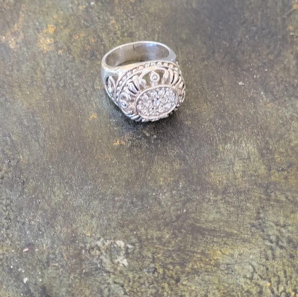 Best Brand Vintage 80s Silverplate Costume Ring Size 9